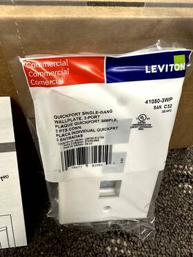 Leviton Waylvt1058 3 Port Face Plates White 25 Pack - C32-41080-3wp