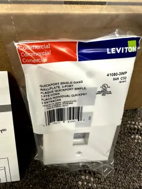 C32-41080-3wp Leviton Waylvt1058 3 Port Face Plates White 25 Pack -